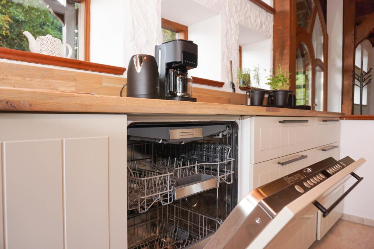 Ruhe Unter Reet-Haus Mit Sauna, Whirlpool Und Kamin Gnarrenburg 外观 照片
