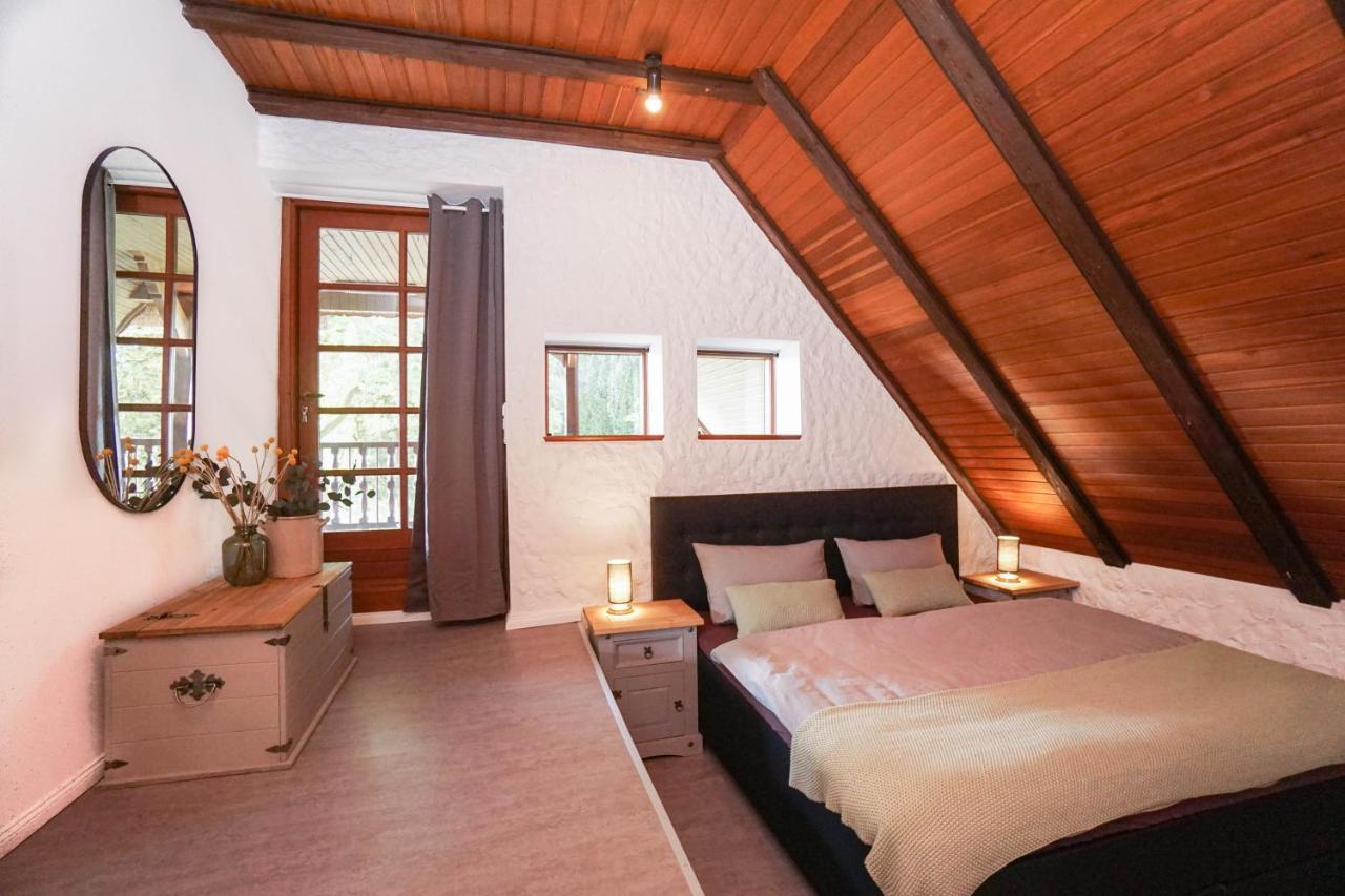 Ruhe Unter Reet-Haus Mit Sauna, Whirlpool Und Kamin Gnarrenburg 外观 照片