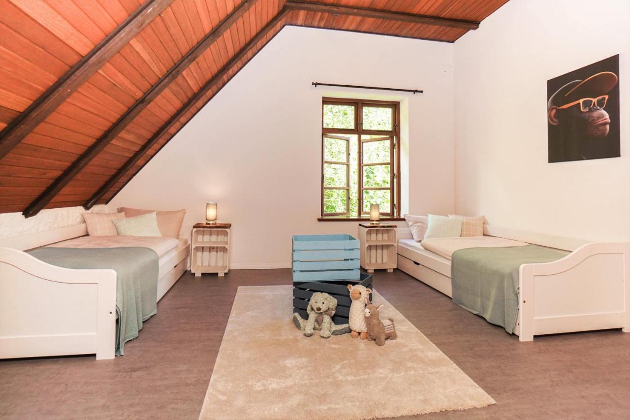 Ruhe Unter Reet-Haus Mit Sauna, Whirlpool Und Kamin Gnarrenburg 外观 照片