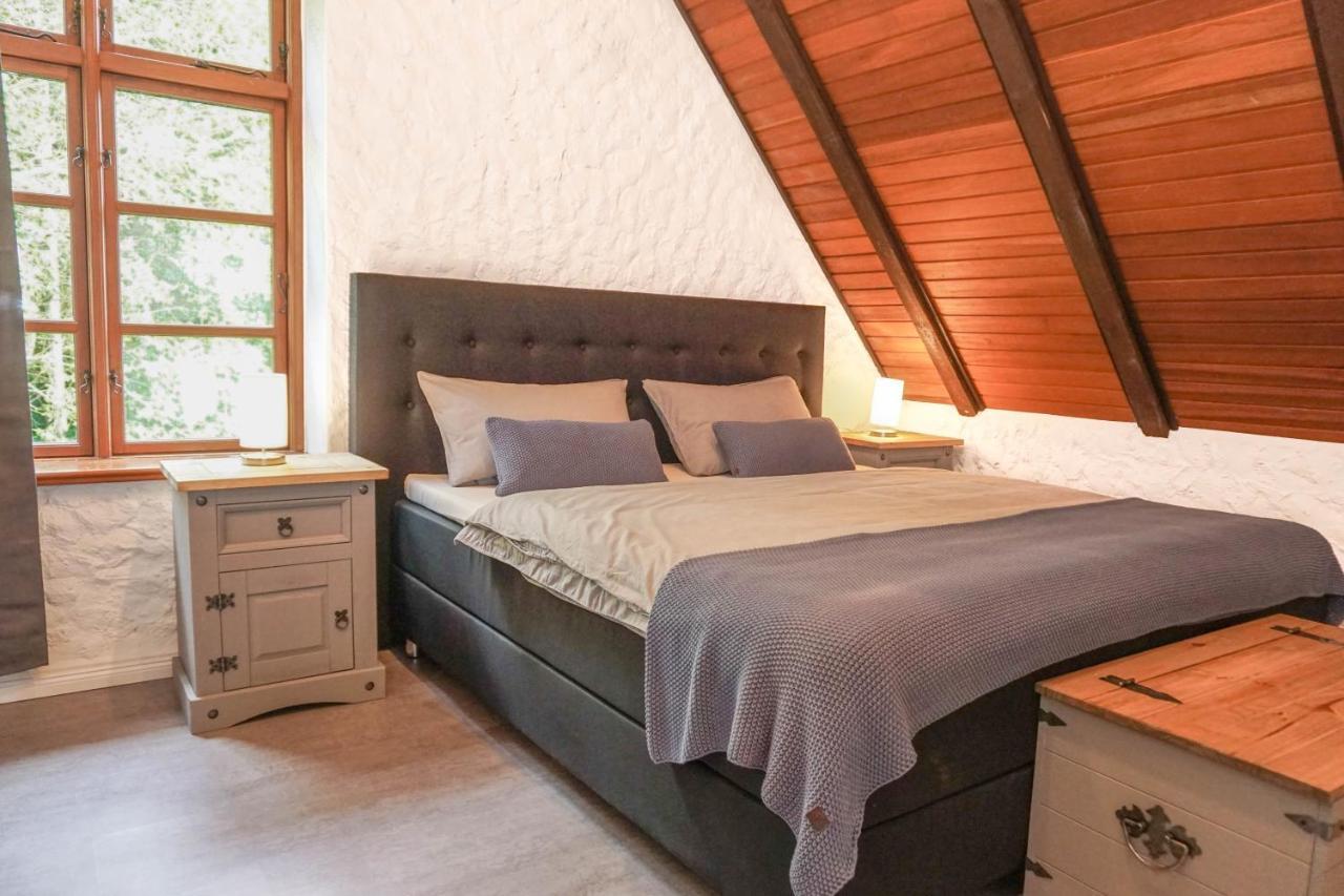 Ruhe Unter Reet-Haus Mit Sauna, Whirlpool Und Kamin Gnarrenburg 外观 照片