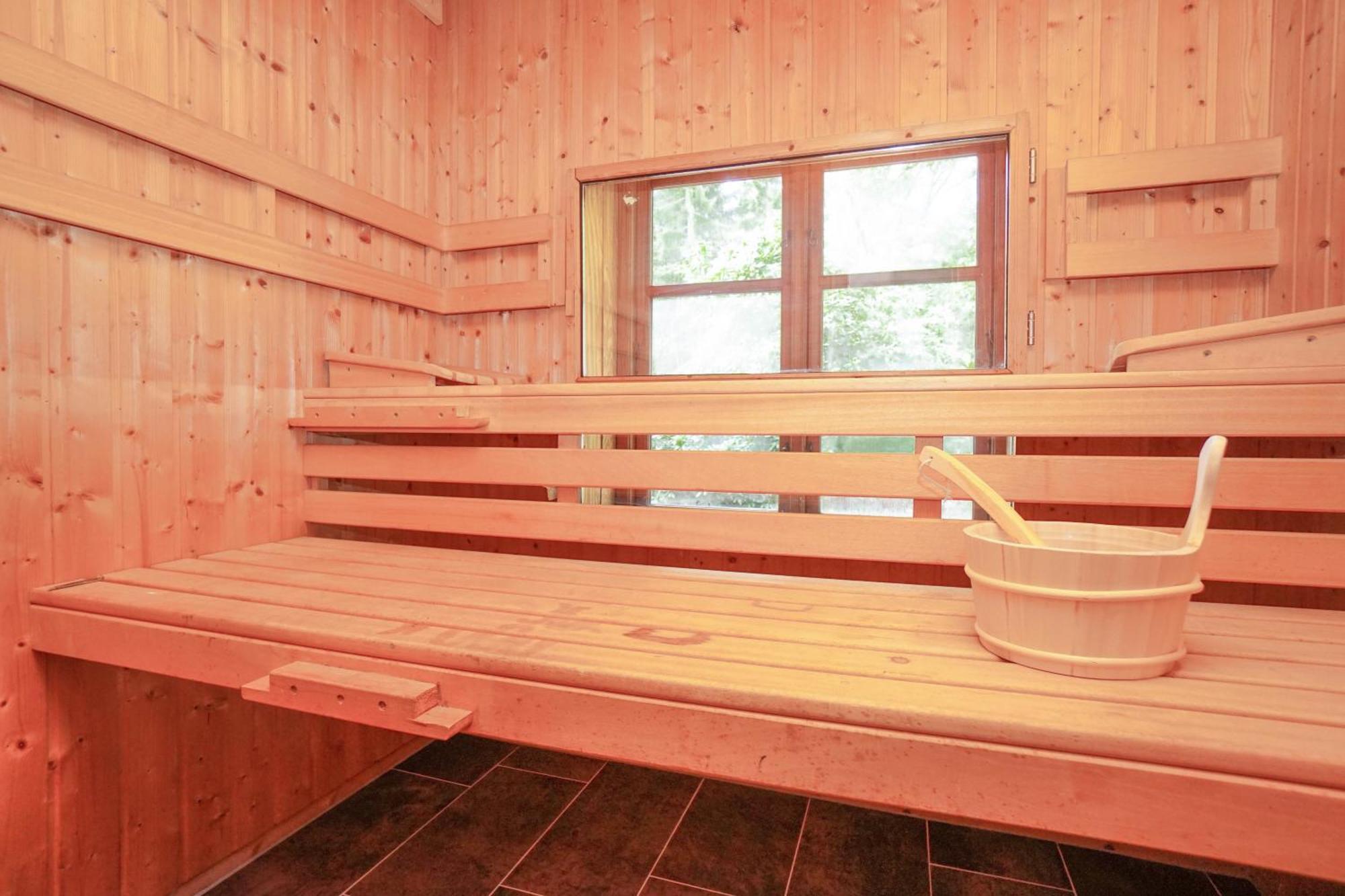 Ruhe Unter Reet-Haus Mit Sauna, Whirlpool Und Kamin Gnarrenburg 外观 照片